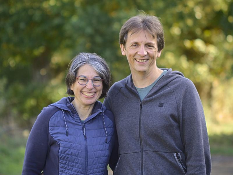 Arnaud et Anne-Laure, apiculteurs du Rucher de La Doue, en automne